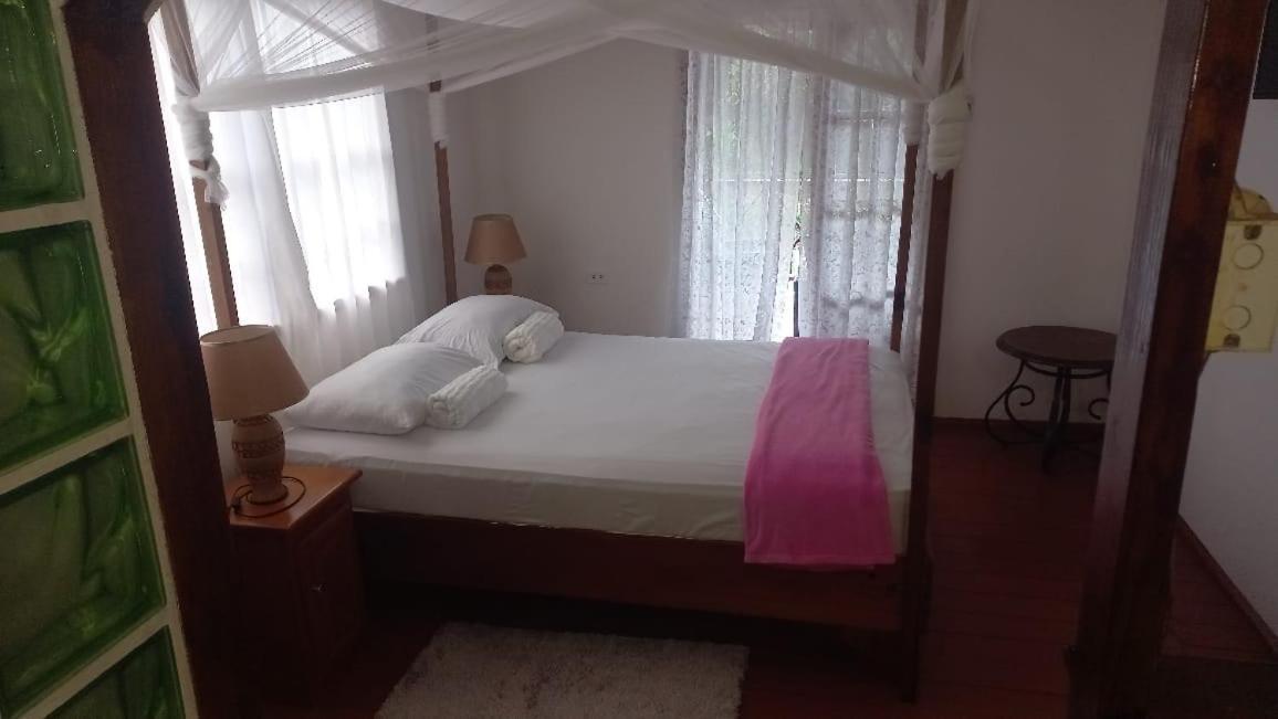 Castara Bliss Vacation Apartments Tobago Esterno foto